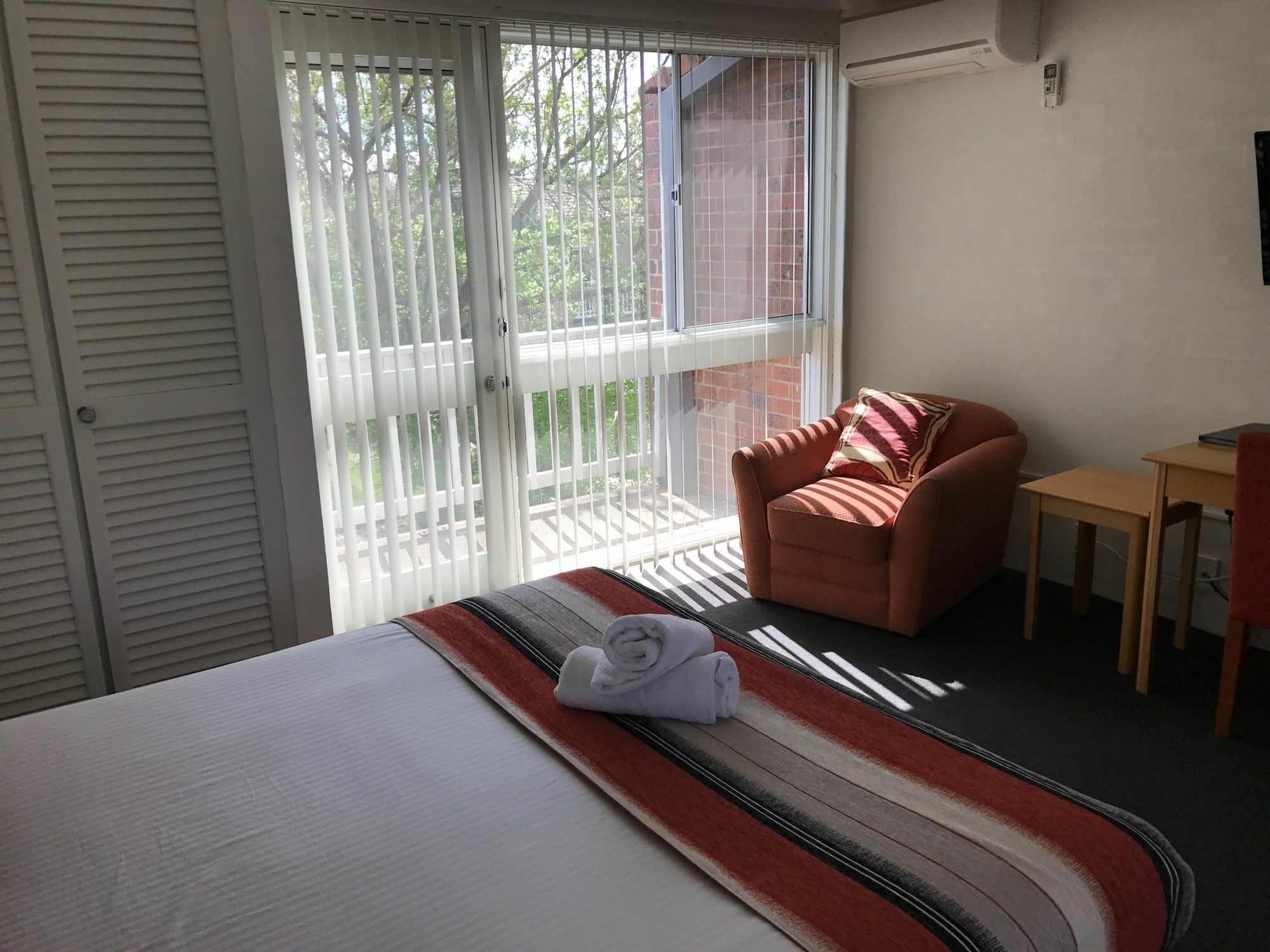 บาธเฮิสต์ อพาร์ตเมนต์ Aparthotel บาเทิร์สต์ ภายนอก รูปภาพ